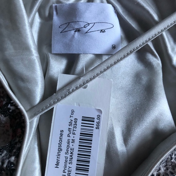 NWT Sequin snakeskin top - Picture 8 of 8